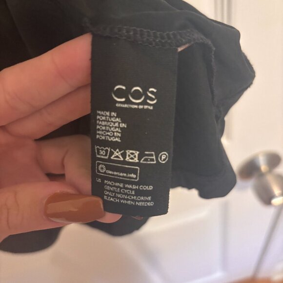COS Collection of Style Women L Short Sleeve Minimalist Pullover Top Luxury SOFT - Picture 3 of 5